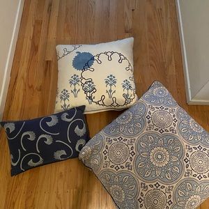 Blue decorative throw pillows